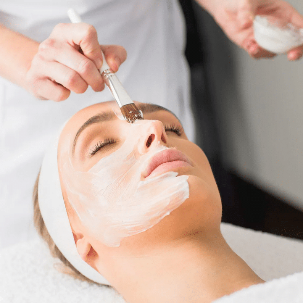 Elemis Expert Touch Nourish Facial